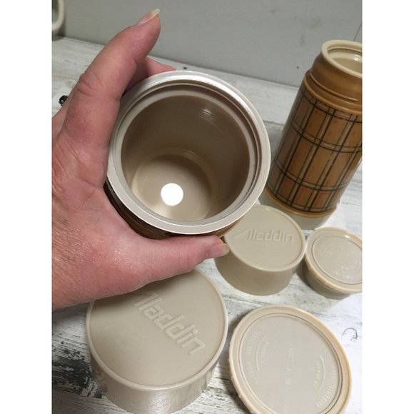 Vintage set of two Aladdin thermos bottles - Picture 6 of 10